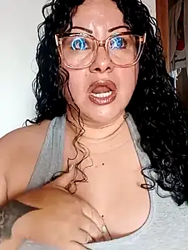 Snapshot of hazel_milf chatting on 12, 3, 2025 hazel milf online show from 12, 3, 2025