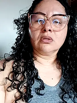 Snapshot of hazel_milf chatting on 19, 10, 2025 hazel milf online show from 19, 10, 2025