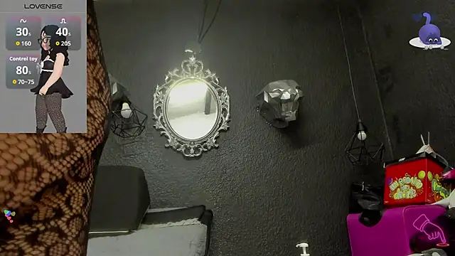 Snapshot of hazel_milf chatting on 5, 12, 2025 hazel milf online show from 5, 12, 2025