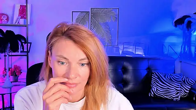 Snapshot of MistyBarnes chatting on 27, 2, 2025 MistyBarnes online show from 27, 2, 2025