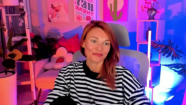 Snapshot of MistyBarnes chatting on 12, 10, 2025 MistyBarnes online show from 12, 10, 2025