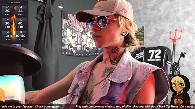 Snapshot of AcidMilo chatting on 1, 11, 2025 AcidMilo online show from 1, 11, 2025