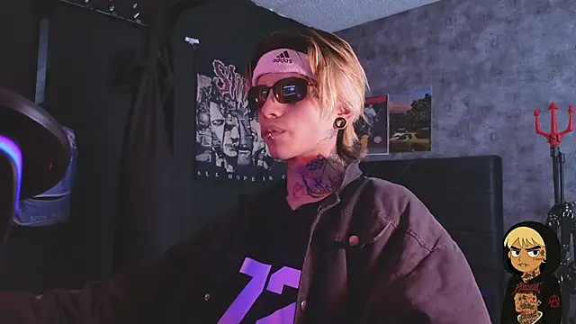 Snapshot of AcidMilo chatting on 9, 11, 2025 AcidMilo online show from 9, 11, 2025