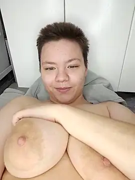 Snapshot of GoldMelissa chatting on 7, 11, 2025 GoldMelissa online show from 7, 11, 2025