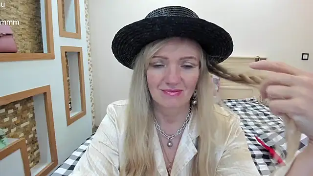 Snapshot of TrueFoxyyy chatting on 5, 3, 2025 TrueFoxyyy online show from 5, 3, 2025