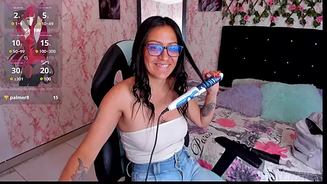 Snapshot of alma_blue chatting on 6, 12, 2024 alma blue online show from 6, 12, 2024
