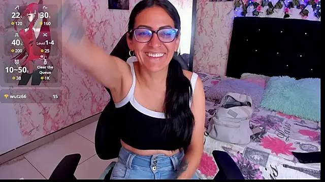 Snapshot of alma_blue chatting on 8, 12, 2024 alma blue online show from 8, 12, 2024