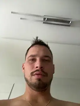 Snapshot of Jonkitzler1 chatting on 7, 1, 2025 Jonkitzler1 online show from 7, 1, 2025