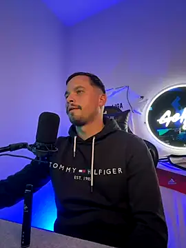 Snapshot of Jonkitzler1 chatting on 1, 12, 2025 Jonkitzler1 online show from 1, 12, 2025