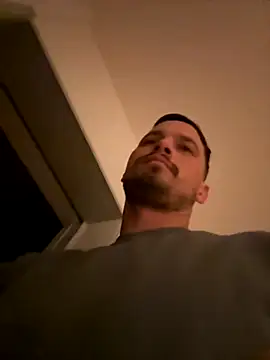 Snapshot of Jonkitzler1 chatting on 4, 12, 2025 Jonkitzler1 online show from 4, 12, 2025