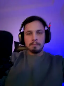 Snapshot of Jonkitzler1 chatting on 22, 12, 2025 Jonkitzler1 online show from 22, 12, 2025