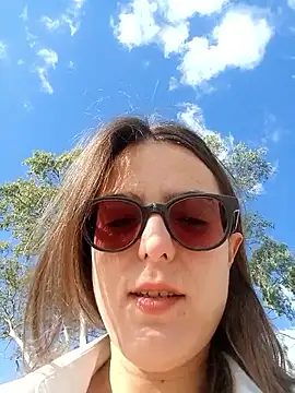 dolcehelena993 online show from 4, 10, 2025