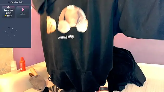 Littlepinkcat online show from 1, 2, 2025