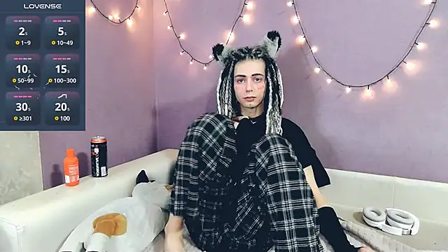 Littlepinkcat online show from 14, 2, 2025