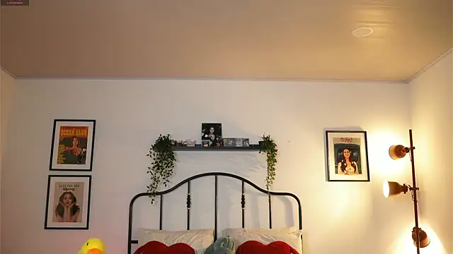 julesbennet online show from 22, 2, 2025