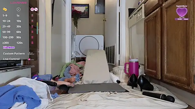 LoveSaraChristine online show from 17, 4, 2026