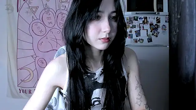 Holy420lolii online show from 11, 4, 2026