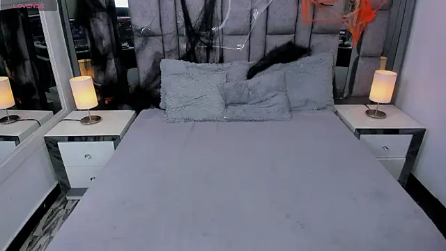 Snapshot of EMMAHILL1 chatting on 31, 10, 2025 EMMAHILL1 online show from 31, 10, 2025