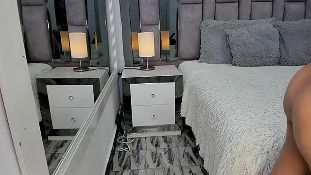 Snapshot of EMMAHILL1 chatting on 16, 12, 2025 EMMAHILL1 online show from 16, 12, 2025