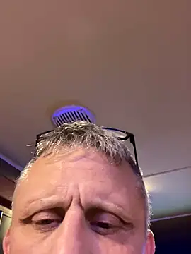 Snapshot of prekumstud chatting on 2, 3, 2025 prekumstud online show from 2, 3, 2025