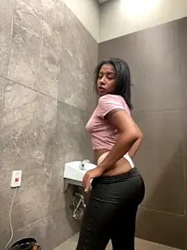 Snapshot of ATENEA_SEXXXY chatting on 12, 11, 2025 ATENEA SEXXXY online show from 12, 11, 2025