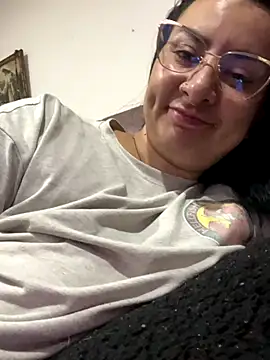 Snapshot of Abril_Luv chatting on 11, 9, 2025 Abril Luv online show from 11, 9, 2025