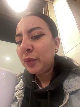 Snapshot of Abril_Luv chatting on 27, 9, 2025 Abril Luv online show from 27, 9, 2025