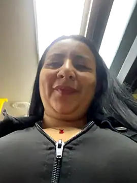 Snapshot of Abril_Luv chatting on 9, 10, 2025 Abril Luv online show from 9, 10, 2025