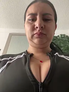 Snapshot of Abril_Luv chatting on 9, 10, 2025 Abril Luv online show from 9, 10, 2025