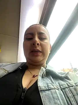 Snapshot of Abril_Luv chatting on 17, 10, 2025 Abril Luv online show from 17, 10, 2025