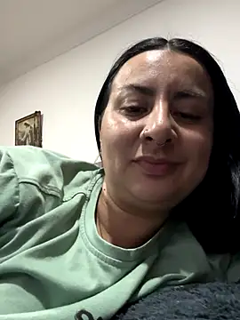 Snapshot of Abril_Luv chatting on 7, 11, 2025 Abril Luv online show from 7, 11, 2025