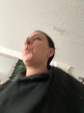 Snapshot of Abril_Luv chatting on 10, 11, 2025 Abril Luv online show from 10, 11, 2025