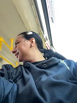 Snapshot of Abril_Luv chatting on 13, 11, 2025 Abril Luv online show from 13, 11, 2025