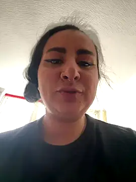 Snapshot of Abril_Luv chatting on 14, 11, 2025 Abril Luv online show from 14, 11, 2025