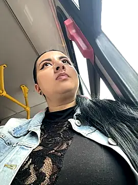 Snapshot of Abril_Luv chatting on 21, 11, 2025 Abril Luv online show from 21, 11, 2025