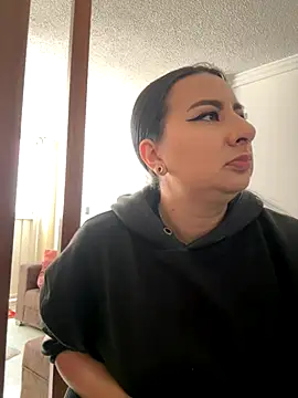 Snapshot of Abril_Luv chatting on 27, 11, 2025 Abril Luv online show from 27, 11, 2025