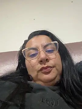 Snapshot of Abril_Luv chatting on 28, 11, 2025 Abril Luv online show from 28, 11, 2025