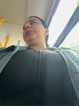 Snapshot of Abril_Luv chatting on 28, 11, 2025 Abril Luv online show from 28, 11, 2025