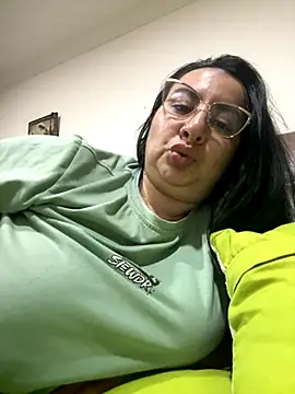 Snapshot of Abril_Luv chatting on 2, 12, 2025 Abril Luv online show from 2, 12, 2025