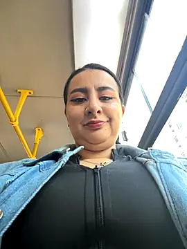 Snapshot of Abril_Luv chatting on 3, 12, 2025 Abril Luv online show from 3, 12, 2025