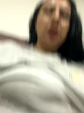 Snapshot of Abril_Luv chatting on 4, 12, 2025 Abril Luv online show from 4, 12, 2025