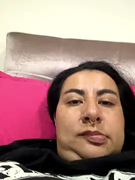 Snapshot of Abril_Luv chatting on 6, 1, 2026 Abril Luv online show from 6, 1, 2026