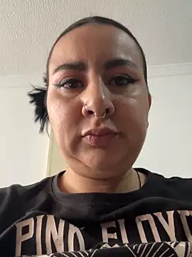 Snapshot of Abril_Luv chatting on 2, 2, 2026 Abril Luv online show from 2, 2, 2026