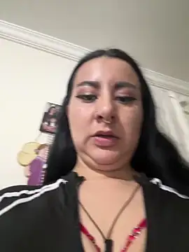 Snapshot of Abril_Luv chatting on 4, 2, 2026 Abril Luv online show from 4, 2, 2026