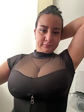 Snapshot of Abril_Luv chatting on 5, 2, 2026 Abril Luv online show from 5, 2, 2026