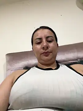 Abril Luv online show from 25, 3, 2026