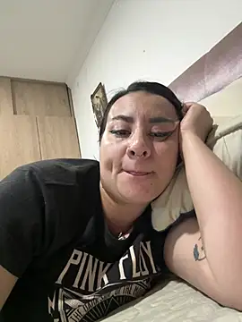 Abril Luv online show from 7, 4, 2026