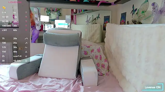 FluffyRainbowKity online show from 3, 5, 2026