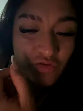 Snapshot of LuceroRm chatting on 24, 10, 2025 LuceroRm online show from 24, 10, 2025