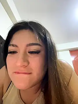 Snapshot of LuceroRm chatting on 25, 10, 2025 LuceroRm online show from 25, 10, 2025